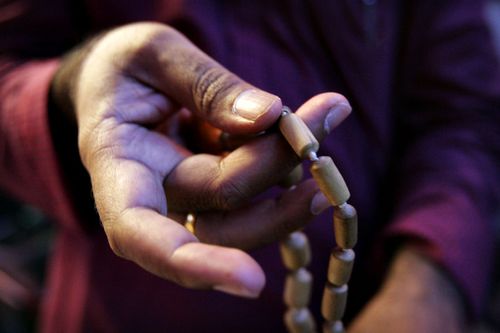 Hindu Japa Mala rosary with 108 beads blog about Yoga, Tantra, Kashmir Shaivism, Advaita Vedanta and Hindu spirituality