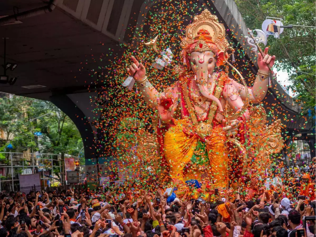 Indian people praising Ganesha